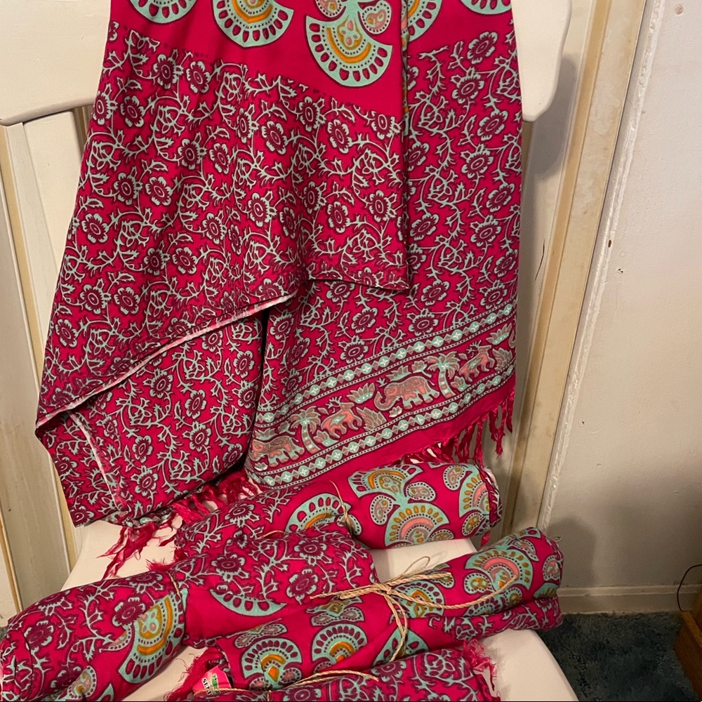 Beach Clothes - Picture 2 of 6